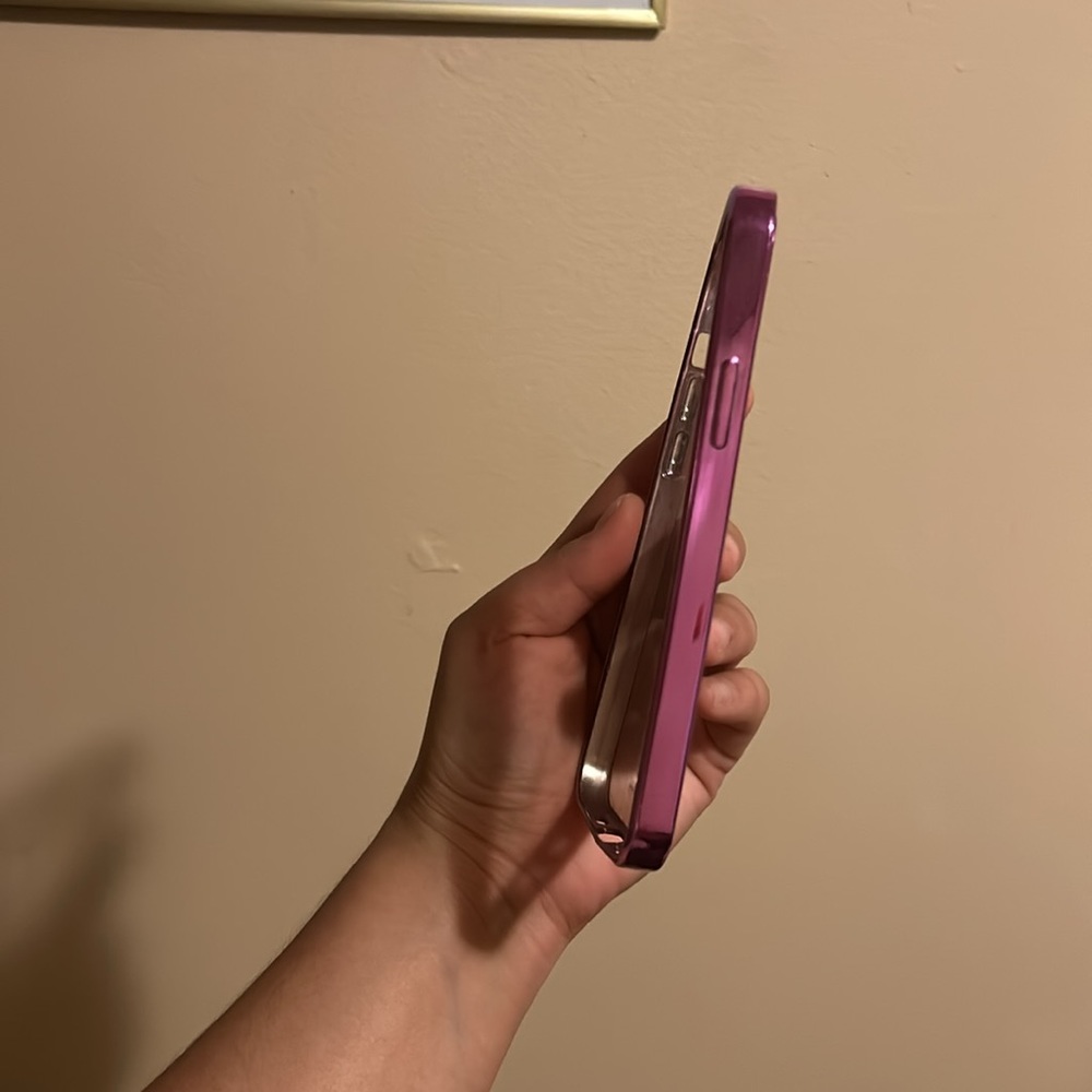 iPhone 12 clear case - Picture 4 of 4